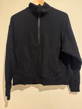 Vuori Women's Black Half-Zip Pullover